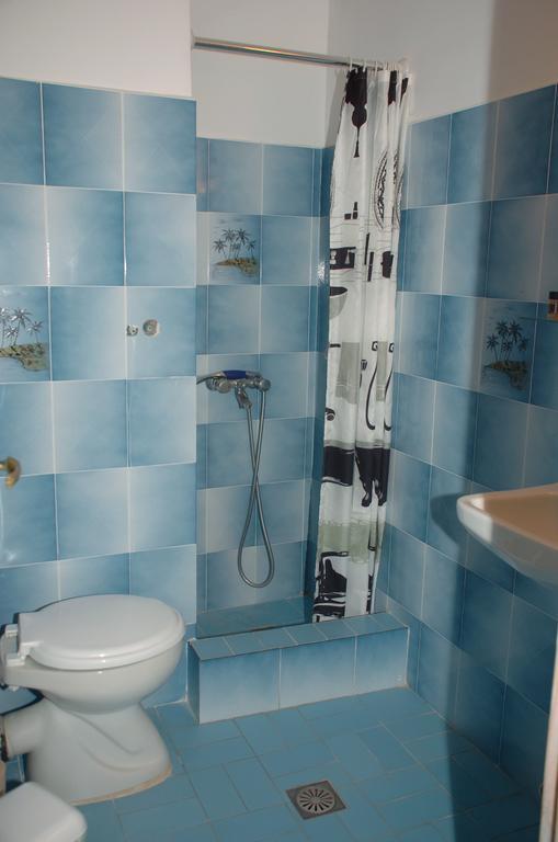 فندق Ψιλή Άμμος تولو المظهر الخارجي الصورة