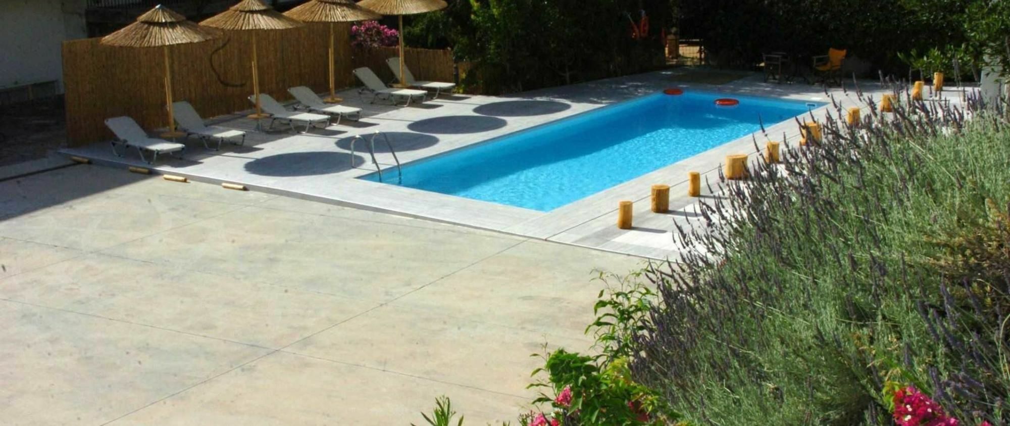 فندق Ψιλή Άμμος تولو المظهر الخارجي الصورة